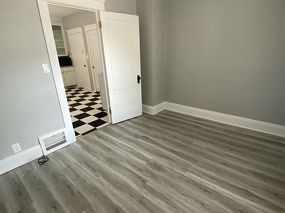 4th image of 1623 Hopkins Ave APT 1
