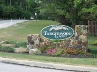 8545 Tanglewood Trl, Chagrin Falls, OH 44023