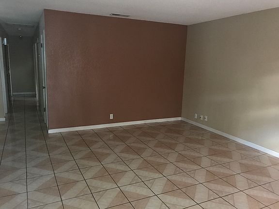 3rd image of 200 W Buena Vista Ave