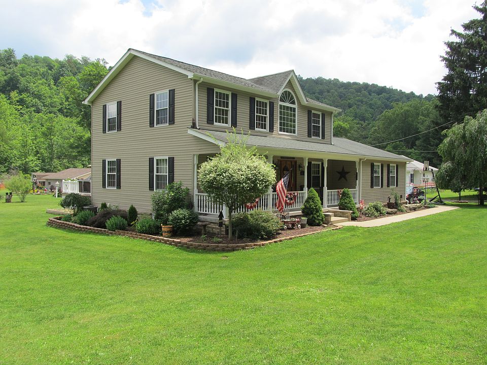 1st image of 64220 Clark Ln