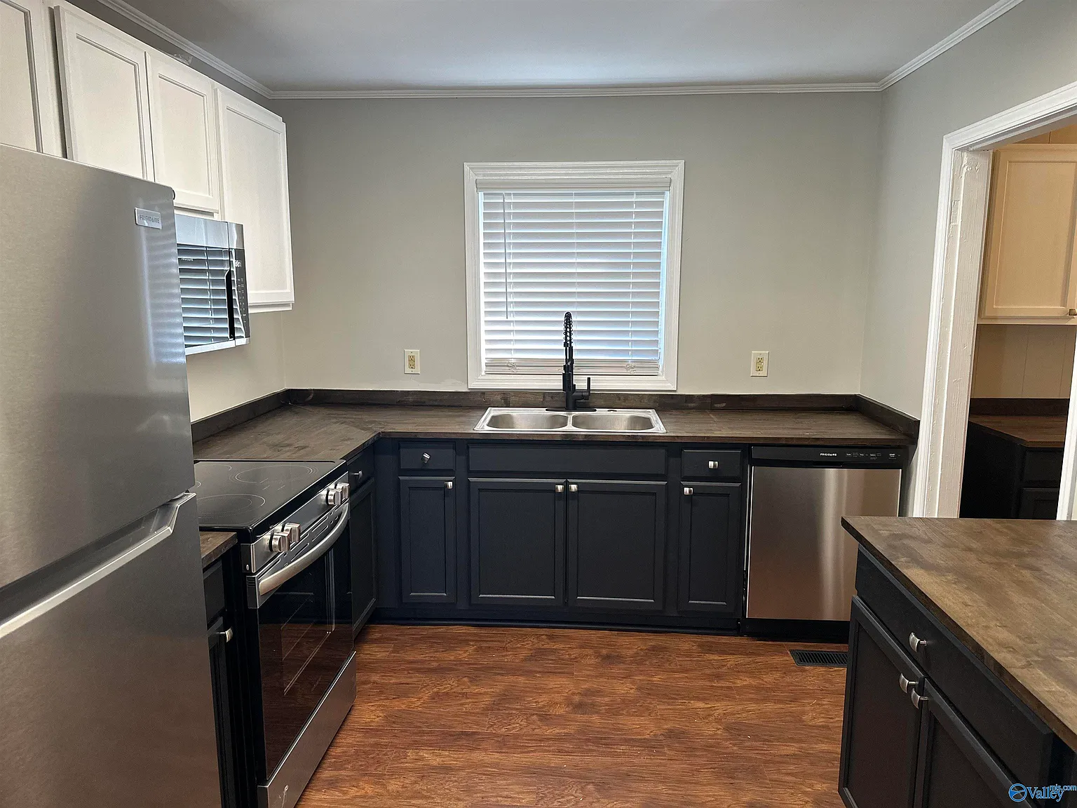 3 bed, 1.0 bath, 1260 sqft, $1,395 — Photo 3