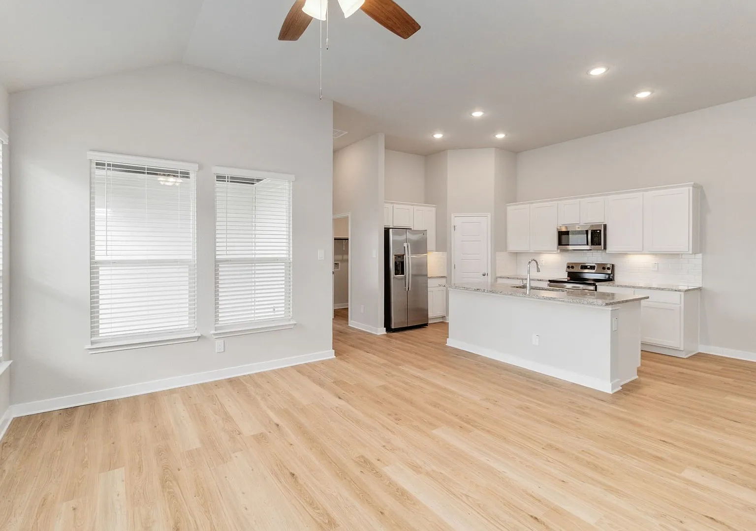Fall in Love with this Luxury 1800 sf. Duplex — Photo 3