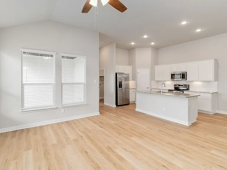830 Staglin St #B — Photo 3