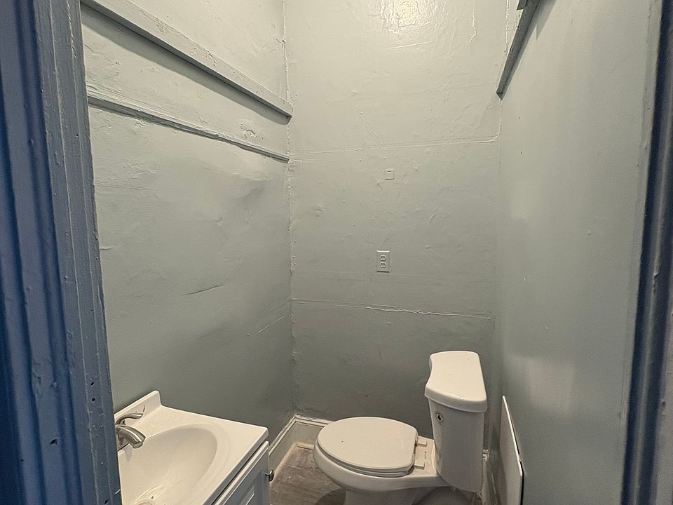 2nd image of 2023 W North Ave #A