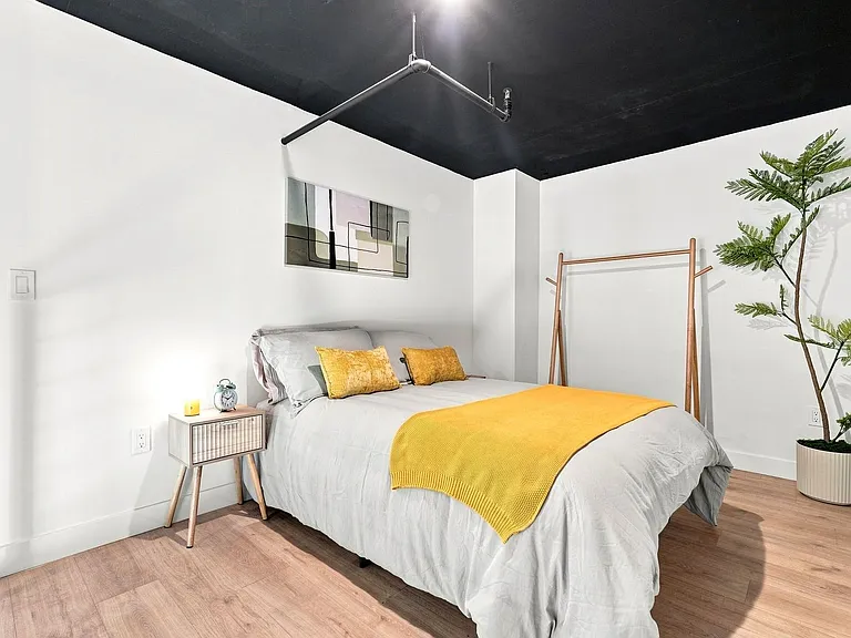 Step Designer Lofts — Photo 185