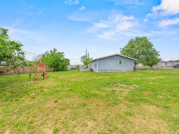 207 Mid Haven Ct, Granbury, TX 76048
