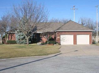4877 Farmstead Ct, Wichita, KS 67220