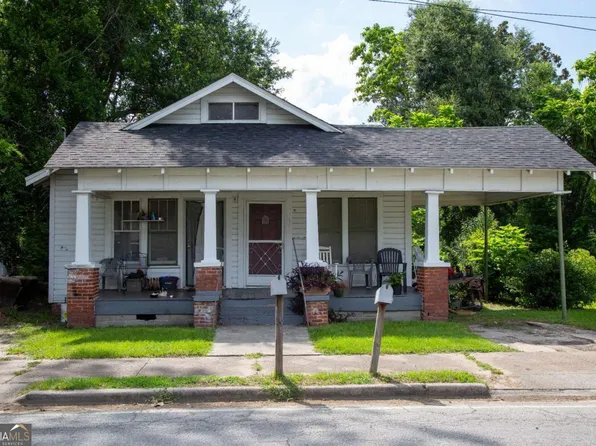 88 N Oak St, Baxley, GA 31513