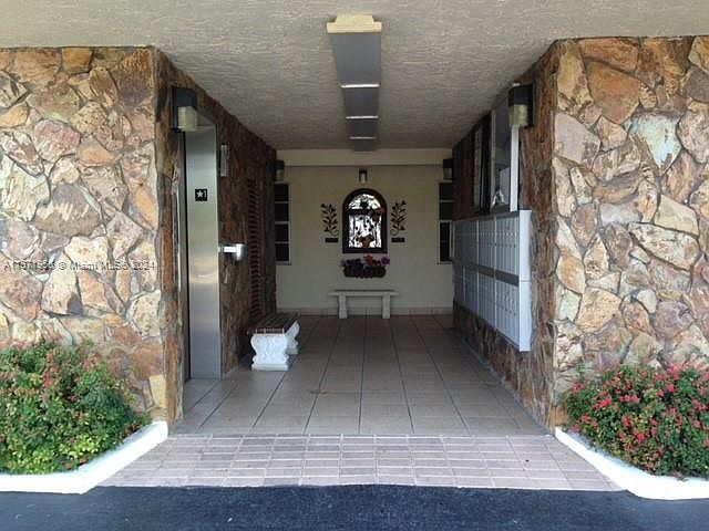 1st image of 200 SE 5th Ave APT 302