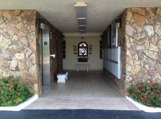 200 SE 5th Ave APT 302, Dania, FL 33004