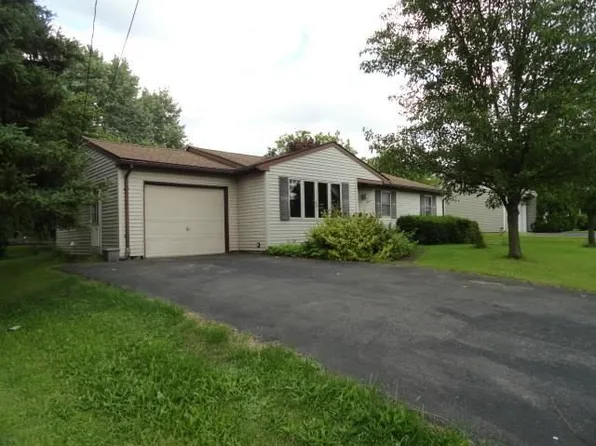 109 Gannett Rd, Farmington, NY 14425