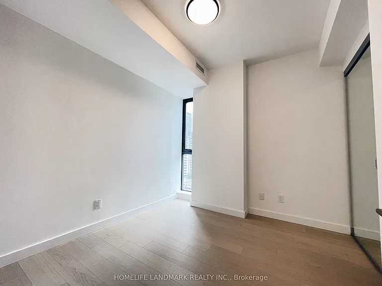 81 Wellesley St E #903 — Photo 8