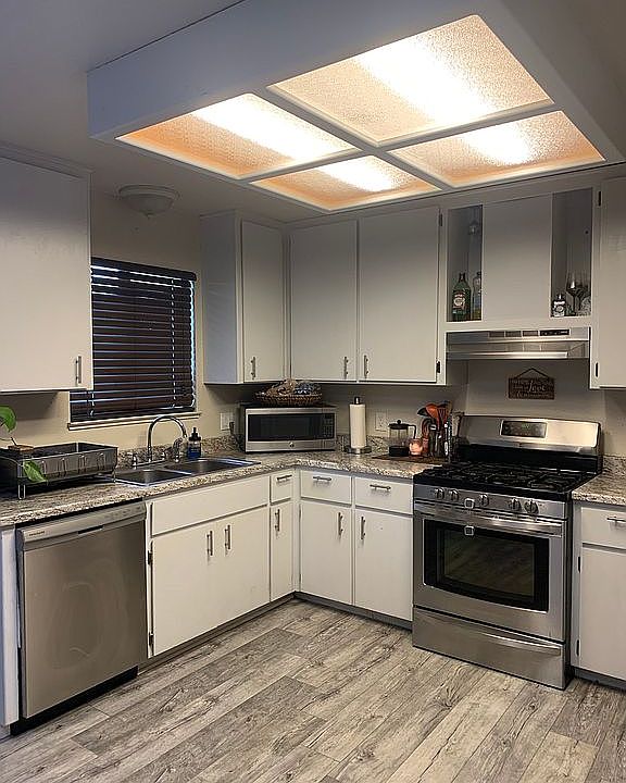 2nd image of 2032 Ashe St