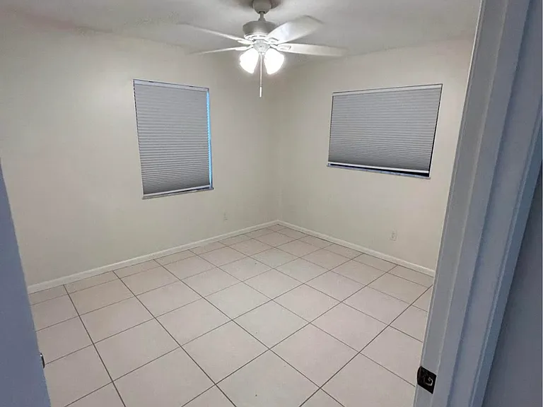1138 SW Spruce St — Photo 4