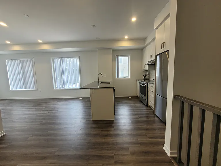 10 Honeycrisp Cres #Townhouse 272 — Photo 14