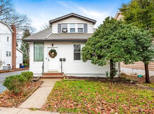 26 Van Ness Ter, Maplewood, NJ 07040