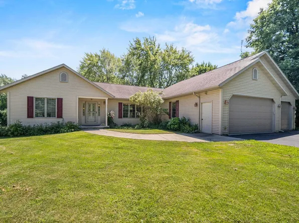W3757 Orchard Ave, Green Lake, WI 54941