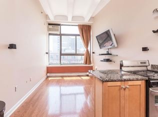 12 Stoneholm St APT 418, Boston, MA 02115