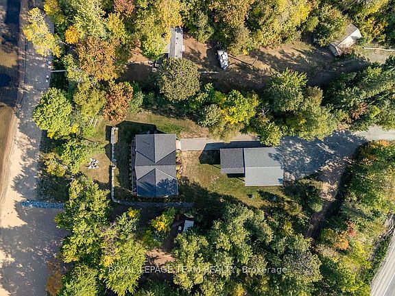 4th image of 42153 Combermere Rd