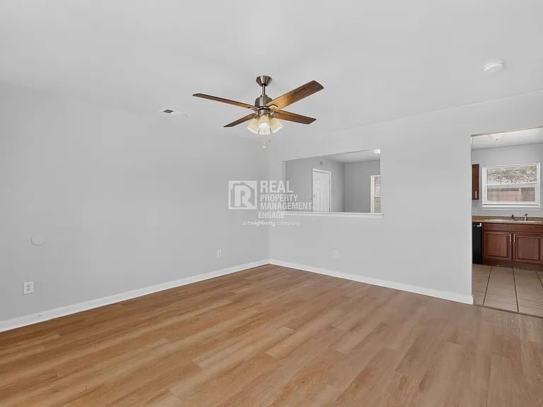 4525 Hunter St — Photo 10