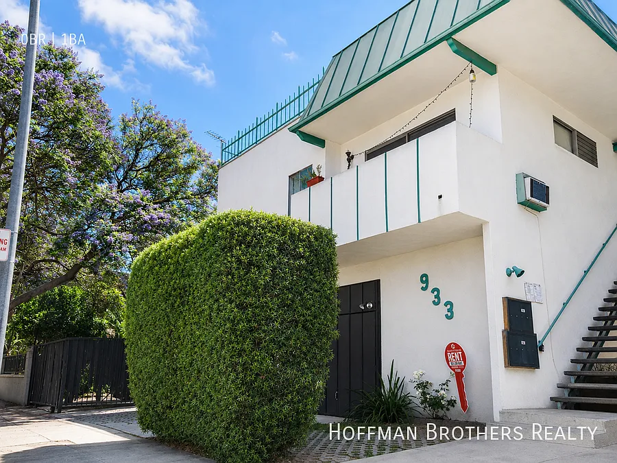 933 Wilcox Ave Los Angeles, CA 90038 — Photo 3