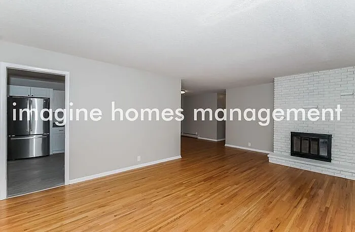 3 bed, 2.0 bath, 1832 sqft, $2,895 — Photo 2