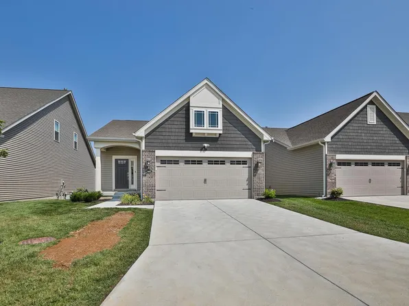 2410 Windswept Farms Dr, Eureka, MO 63025