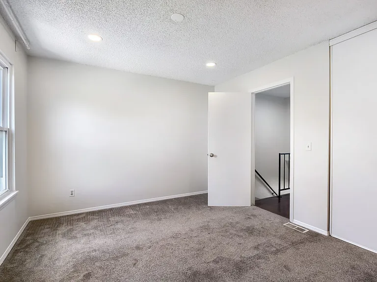 4177 Charleston Dr — Photo 17