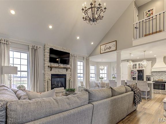5th image of 1304 Primrose Dr