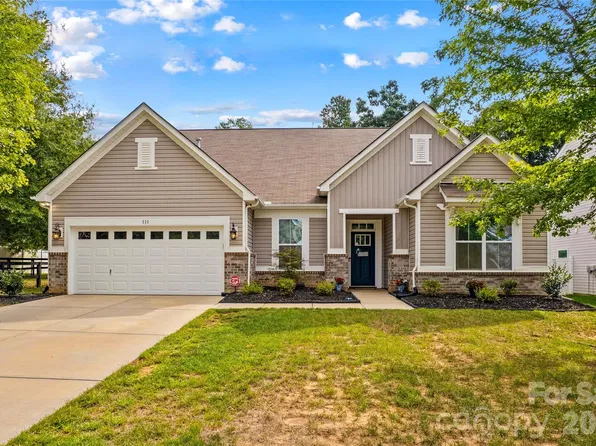 111 Paradise Hills Cir, Mooresville, NC 28115