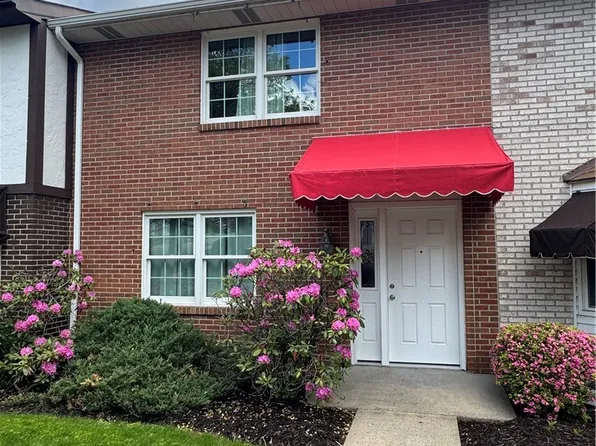 164 Woodstone Ln, New Kensington, PA 15068