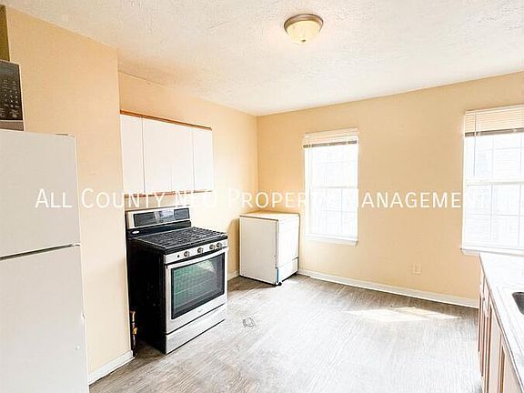2nd image of 4116 Denison Ave #Up