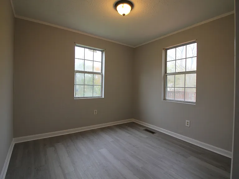 2600 Knott Rd — Photo 6