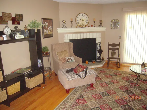1729 Fulham St APT D, Lauderdale, MN 55113