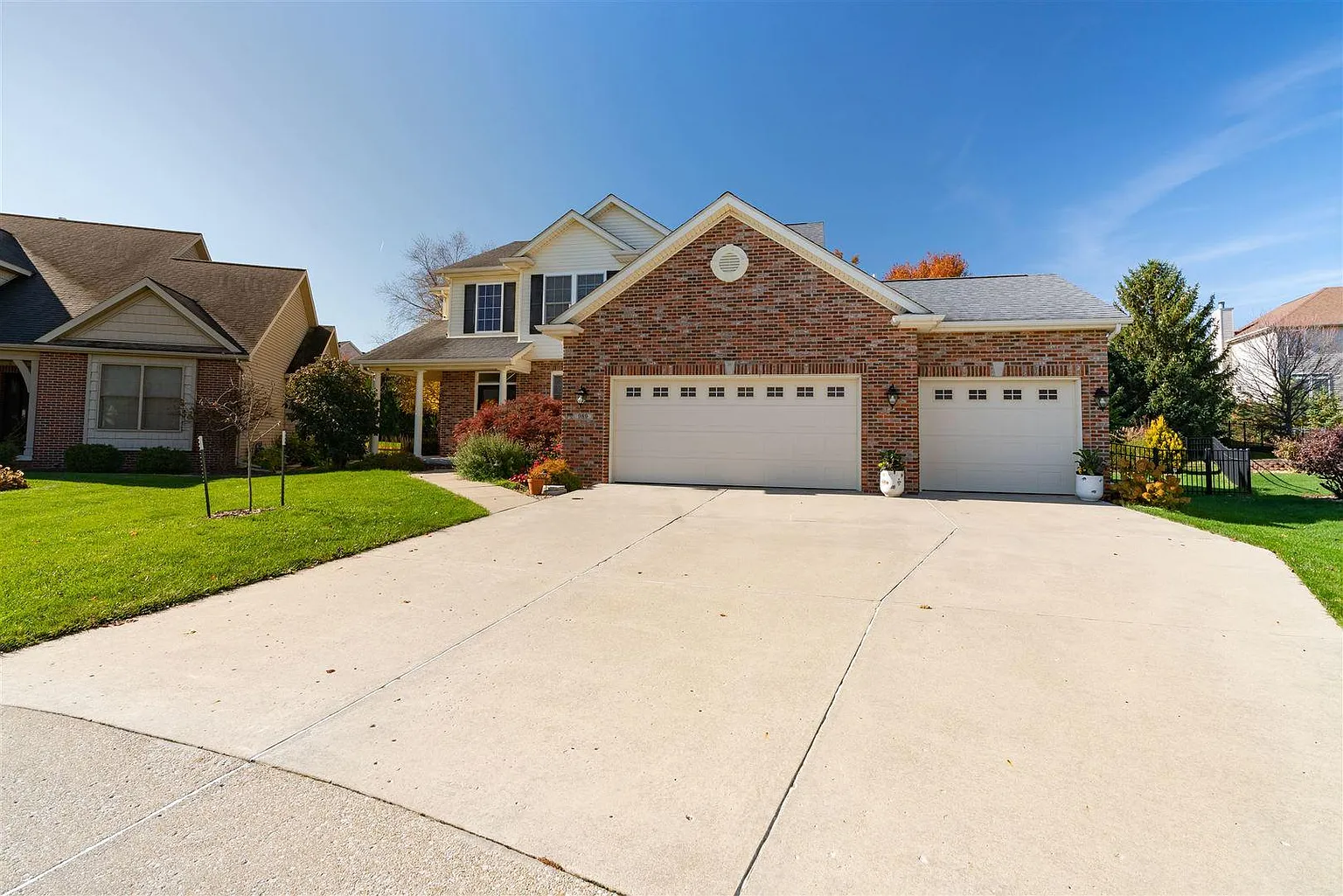 989 Norway Ct photo 1