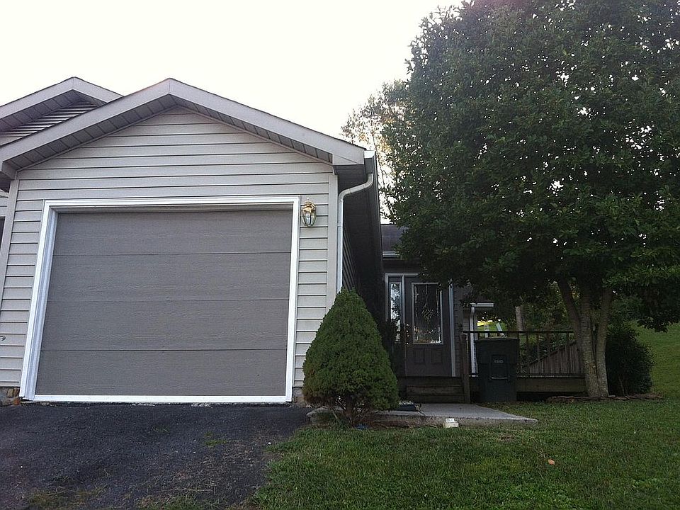 Entry with single garage