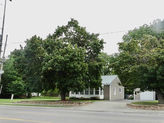 2nd image of 699 S Mill St
