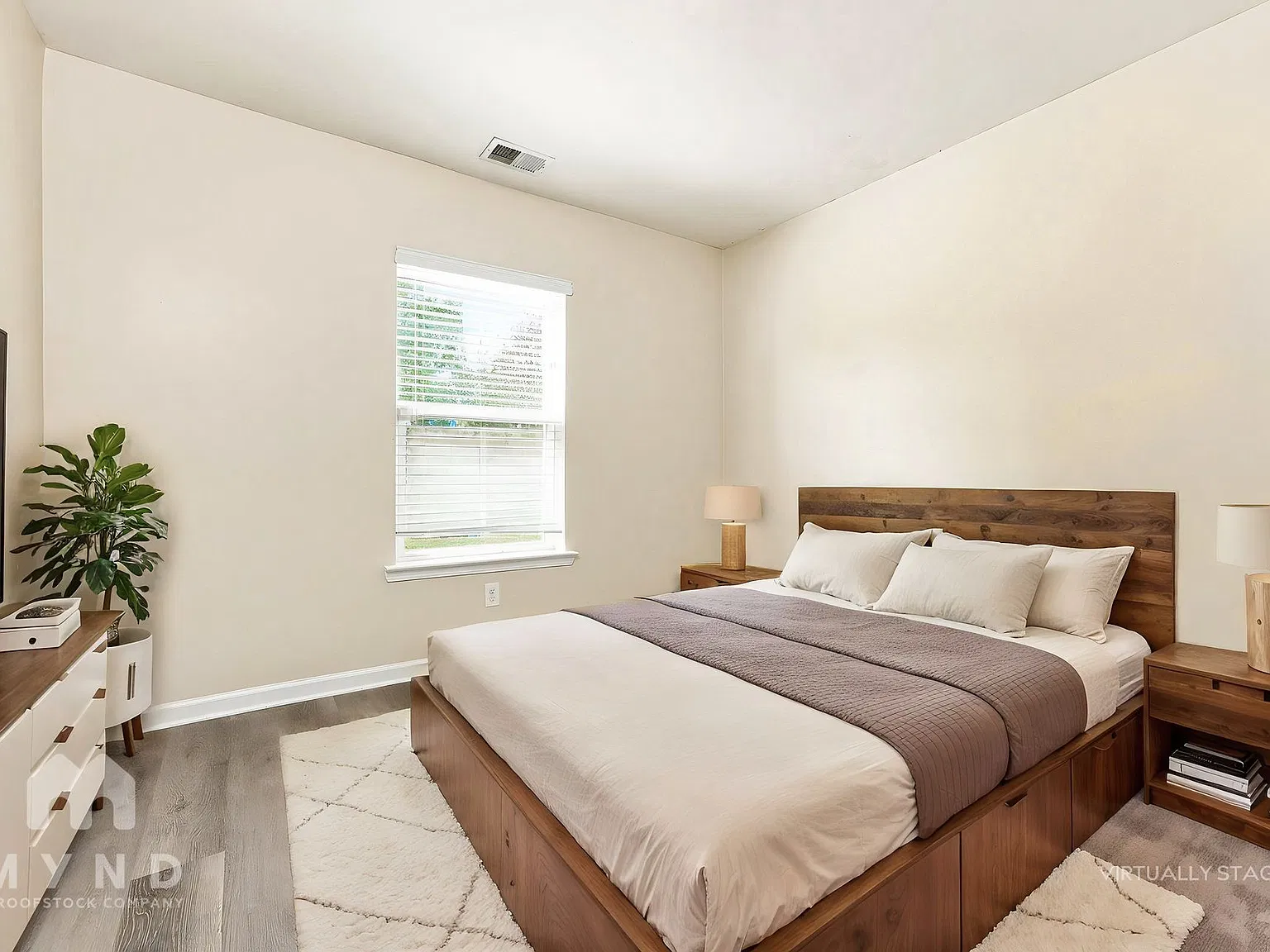 3 bed, 2.5 bath, 1750 sqft, $1,599 — Photo 4