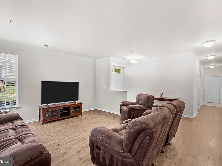 44125 Peirosa Ter — Photo 9