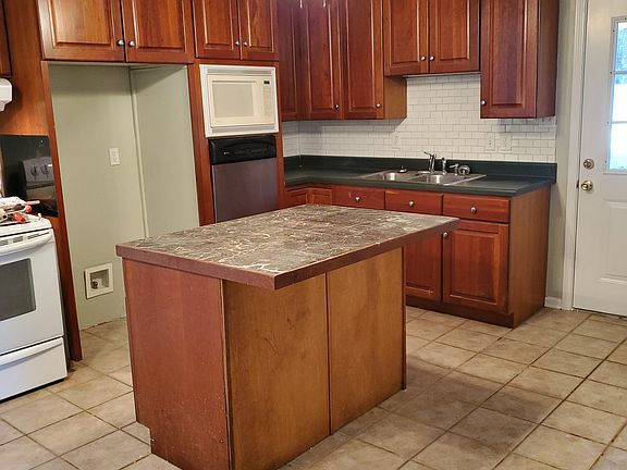 Kitchen - cherry cabinets