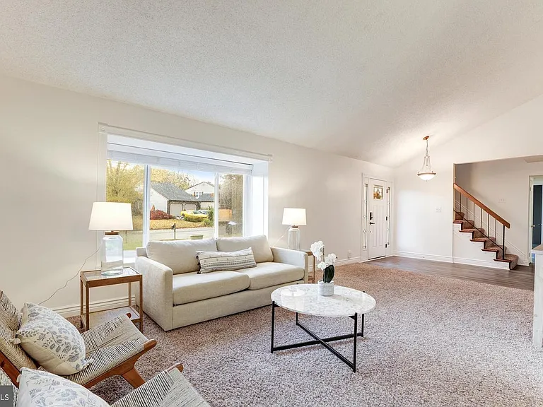 236 E Juniper Ave — Photo 4