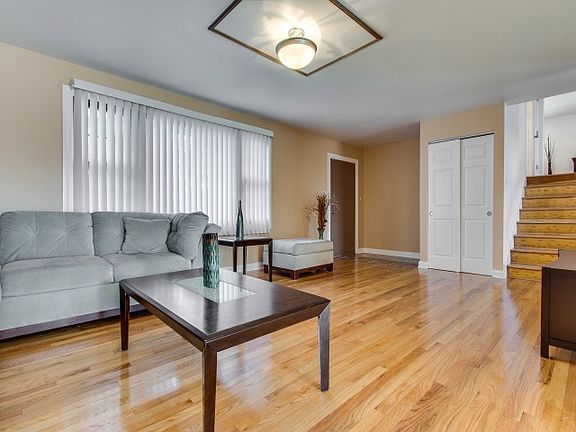 4th image of 22953 East Dr