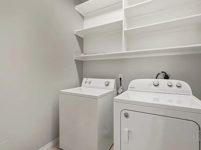 822 Stuart St — Photo 19