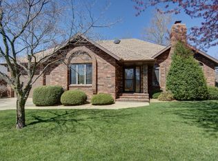 1633 E Woodgate St, Springfield, MO 65804