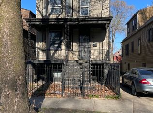 8219 S Marquette Ave, Chicago, IL 60617