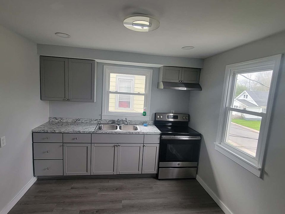 1st image of 212 Trump St #3
