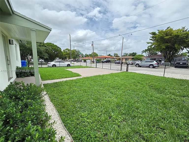 240 NW 51st Ave — Photo 2