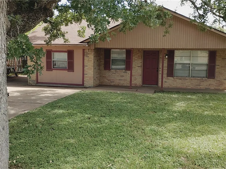 3203 Heatherwood Dr — Photo 3