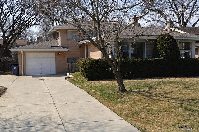 1st image of 1086 Golf Ave