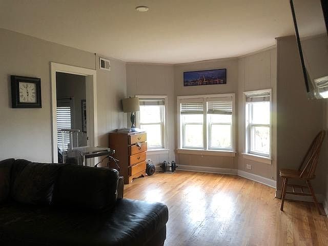1st image of 1846 N Lincoln Ave #3